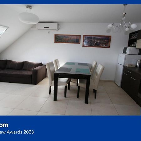 Blonde River Apartman Soter Сегед Экстерьер фото