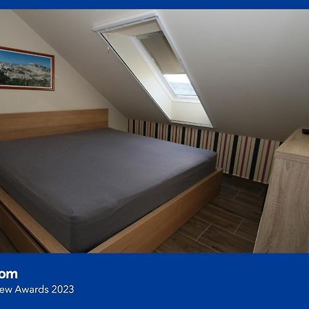 Blonde River Apartman Soter Сегед Экстерьер фото
