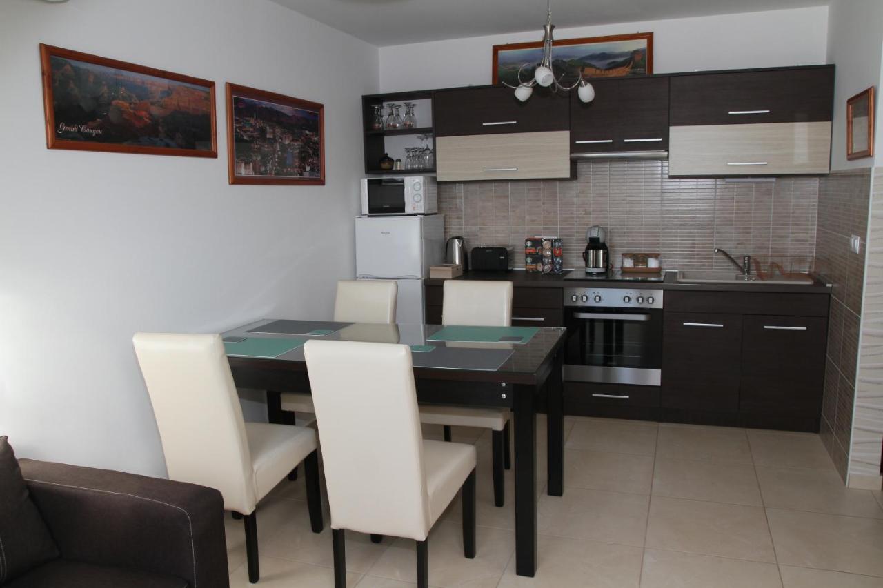 Blonde River Apartman Soter Сегед Экстерьер фото