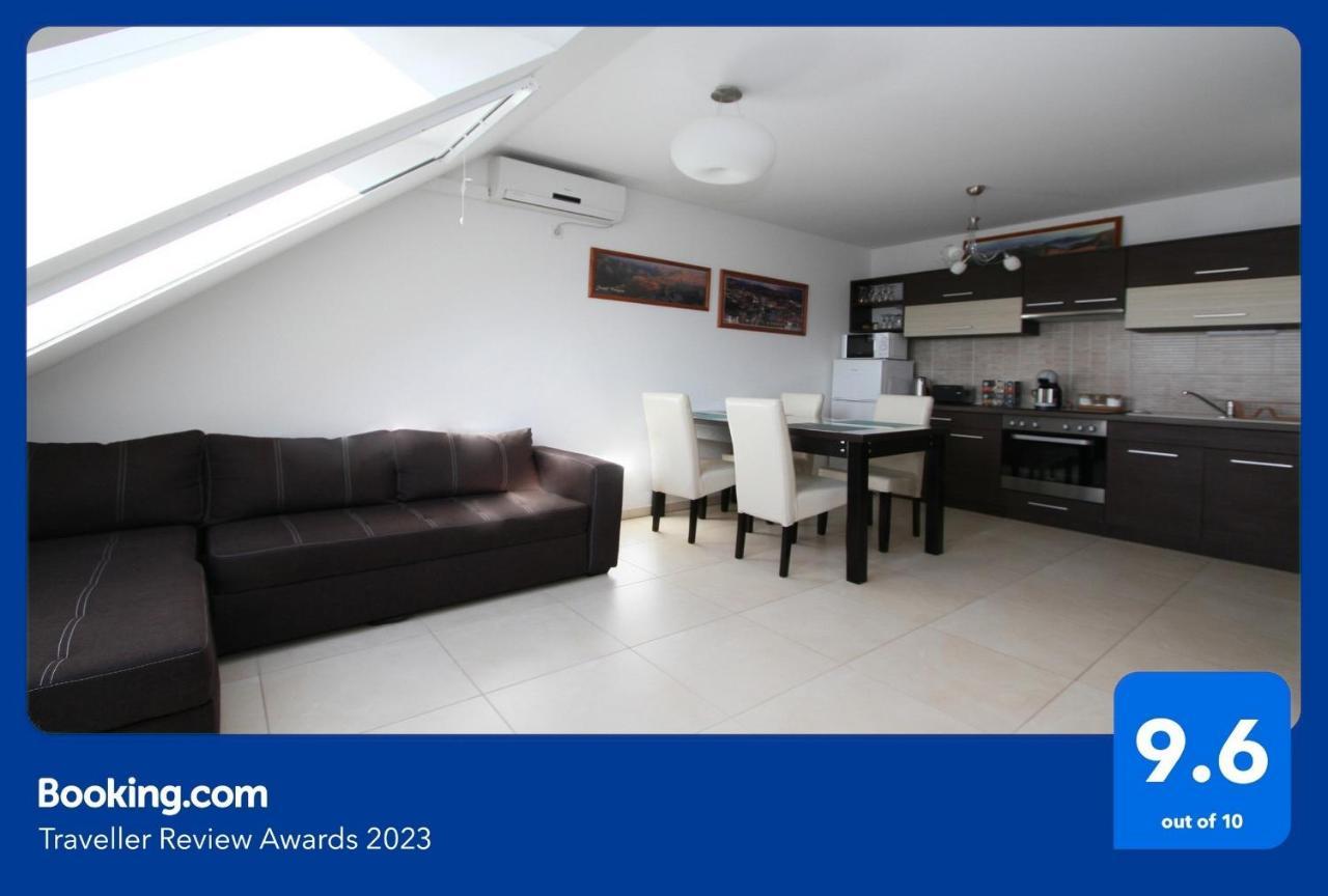Blonde River Apartman Soter Сегед Экстерьер фото